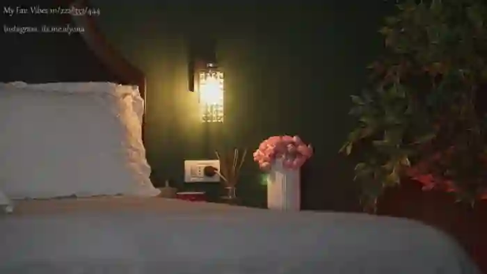 2025/10/05/mfc-alyonaqueenx-23-52-05