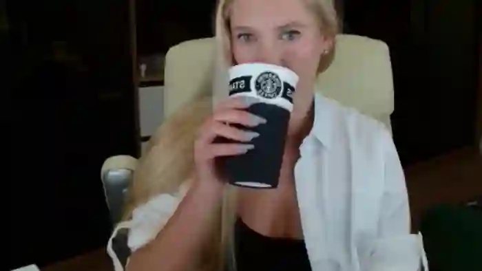 2025/10/06/mfc-miss_sylvia-18-43-24