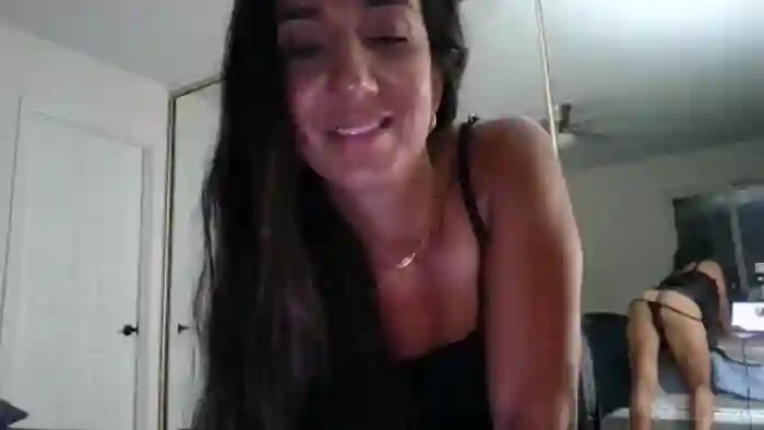 2025/10/06/mfc-sarenajones-01-47-04