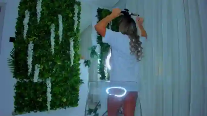 2025/10/06/mfc-zinasquirts-15-37-02