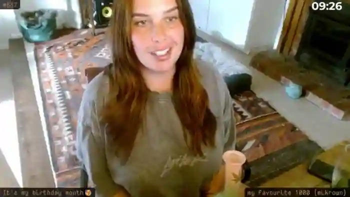 2025/10/07/mfc-honeytits_-07-35-24