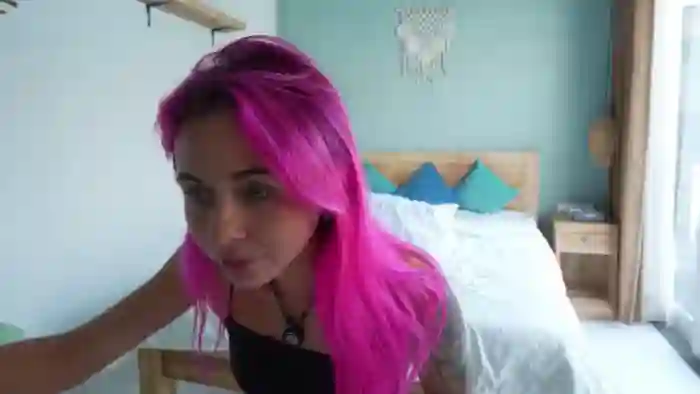 2025/10/09/mfc-sarah_pink-06-24-20