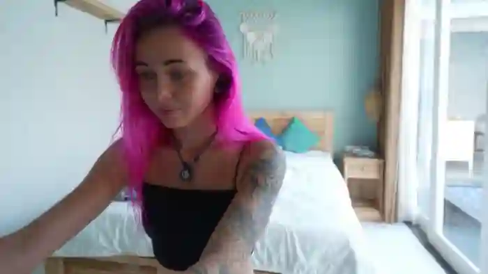 2025/10/09/mfc-sarah_pink-06-44-32