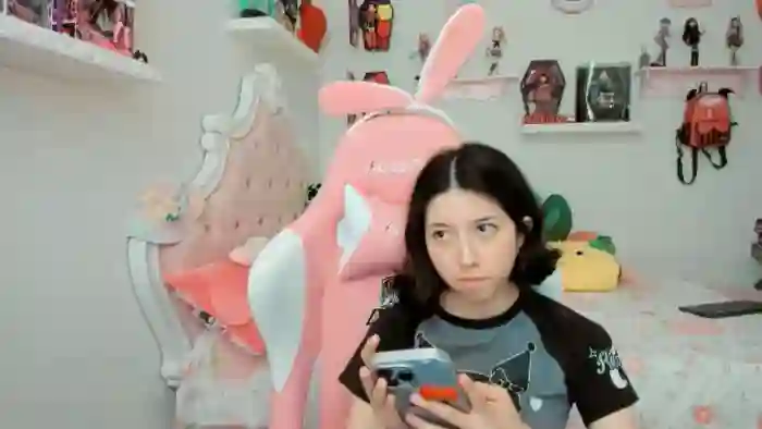 2025/10/10/mfc-cherrycute666-23-17-06