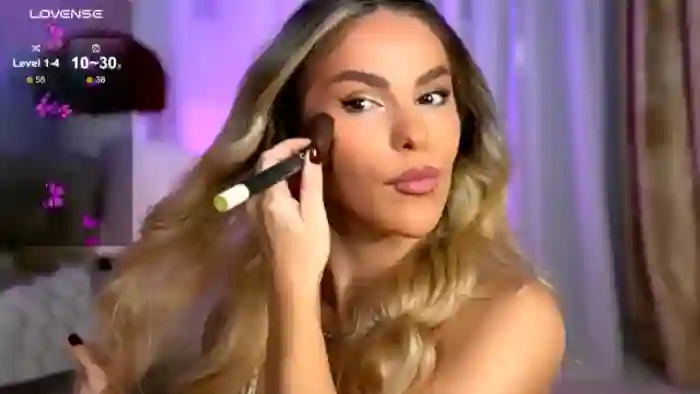 2025/10/10/mfc-chloevelvet-01-46-40