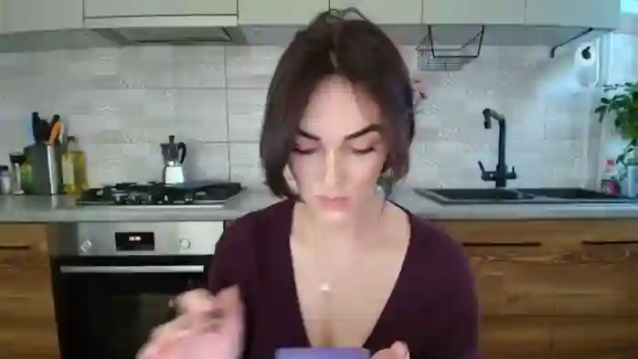 2025/10/10/mfc-missnelly_-10-06-42