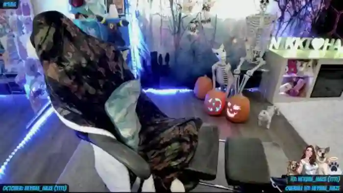 2025/10/10/mfc-nikki_haze-16-14-56