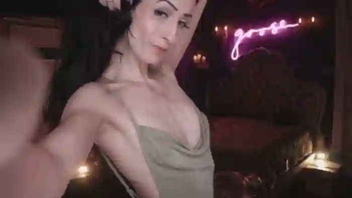 2025/10/11/mfc-lucy_goose-06-38-28