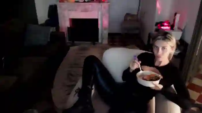 2025/10/12/mfc-its_goddess_b-10-04-32