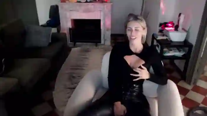 2025/10/12/mfc-its_goddess_b-10-38-59