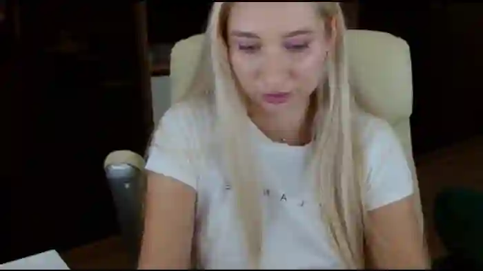 2025/10/12/mfc-miss_sylvia-16-01-28