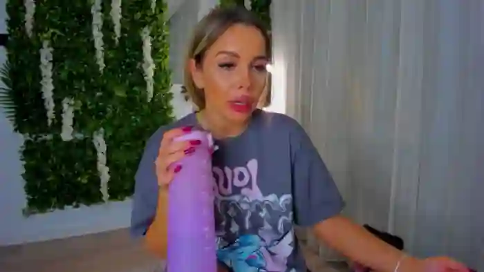 2025/10/12/mfc-zinasquirts-17-33-11