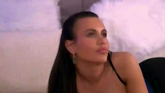 2025/10/14/mfc-anaisbellas-01-14-29