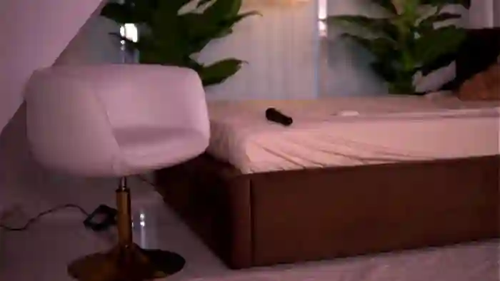 2025/10/14/mfc-kaylabray-05-47-07