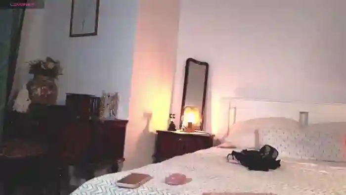 2025/10/14/mfc-sellena_girl-15-19-56