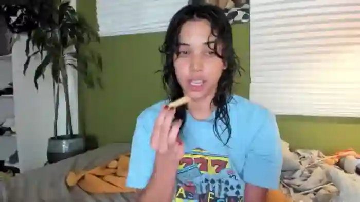2025/10/14/mfc-kissinghigh-01-19-39