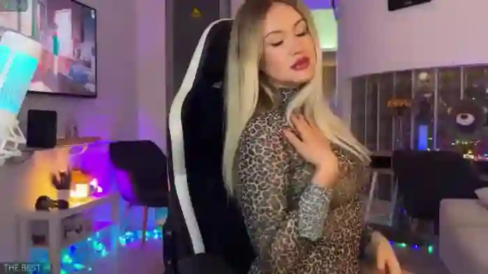 2025/10/15/mfc-alexiangel-05-14-23