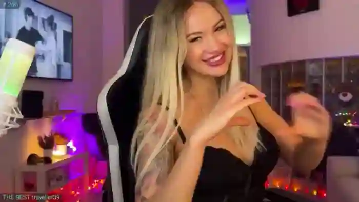 2025/10/15/mfc-alexiangel-16-42-47