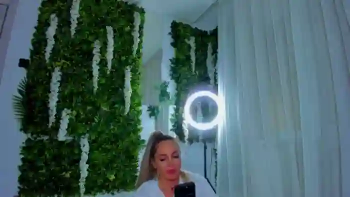 2025/10/15/mfc-zinasquirts-20-06-53