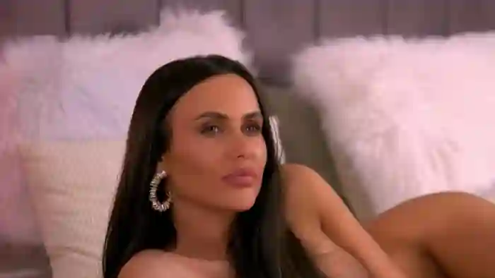 2025/10/16/mfc-anaisbellas-21-50-48