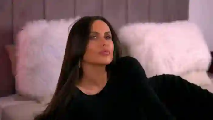 2025/10/16/mfc-anaisbellas-22-20-48