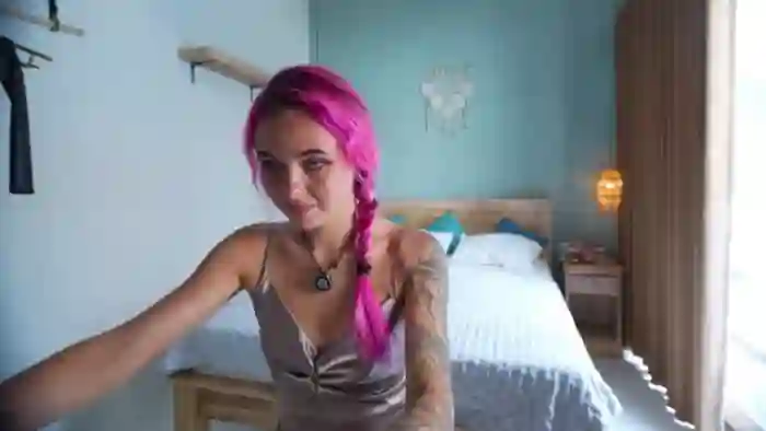 2025/10/16/mfc-sarah_pink-02-31-24