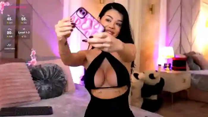 2025/10/17/mfc-alexaheyesz-05-51-38