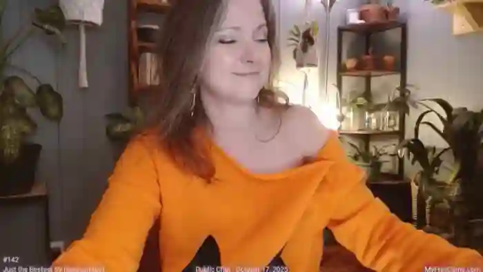 2025/10/18/mfc-kellyheart-02-35-46