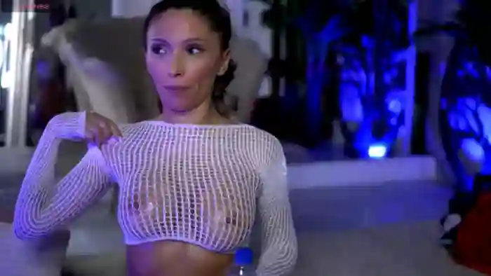 2025/10/18/mfc-vivianestein-21-05-27