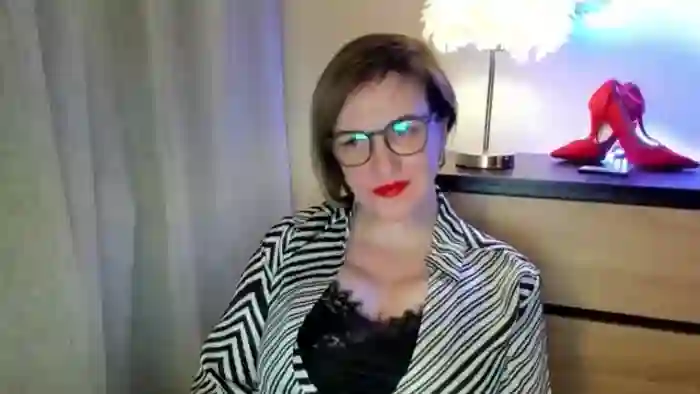 2025/10/19/mfc-eroticfelizia-16-04-38