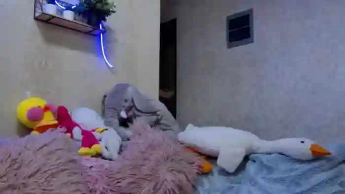 2025/10/19/mfc-misslilie-01-15-14