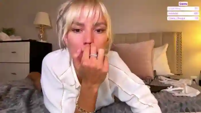 2025/10/19/mfc-ohbabykelly-00-10-59