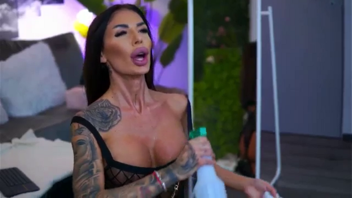 RaquelleVon