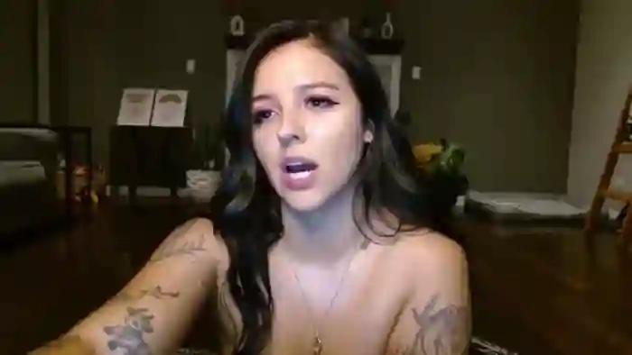 2025/10/20/mfc-vanessawildly-04-44-15