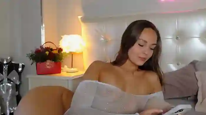 2025/10/22/mfc-briana_coxx-05-18-05