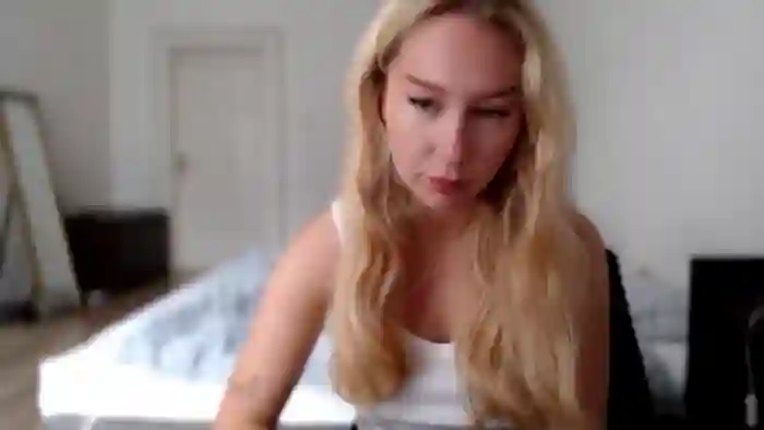 2025/10/22/mfc-british_cutie-07-41-09