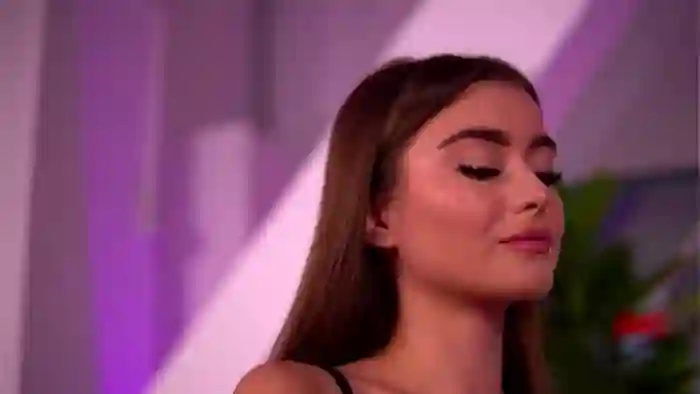 2025/10/22/mfc-kaylabray-04-23-49
