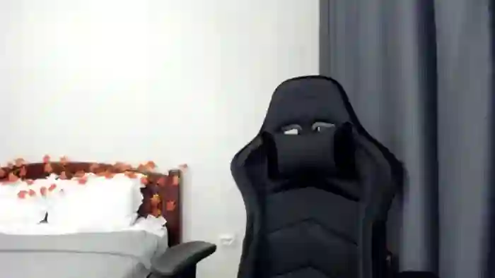 2025/10/24/mfc-baby_melania-17-27-18