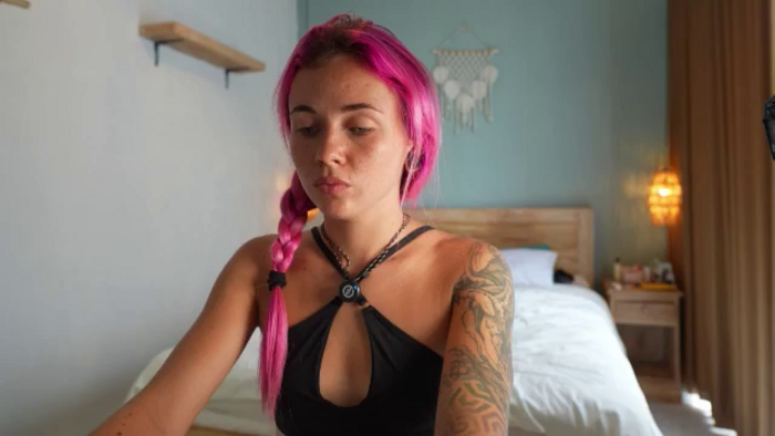 Sarah_Pink