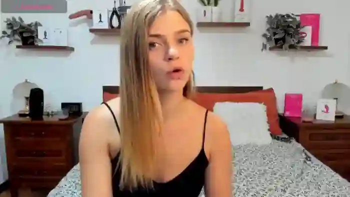 2025/10/26/mfc-haleyreedme-15-50-44