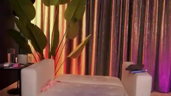 2025/10/27/mfc-angelinarise-18-47-07