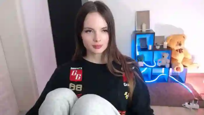 2025/10/27/mfc-ariella_ari-17-44-01