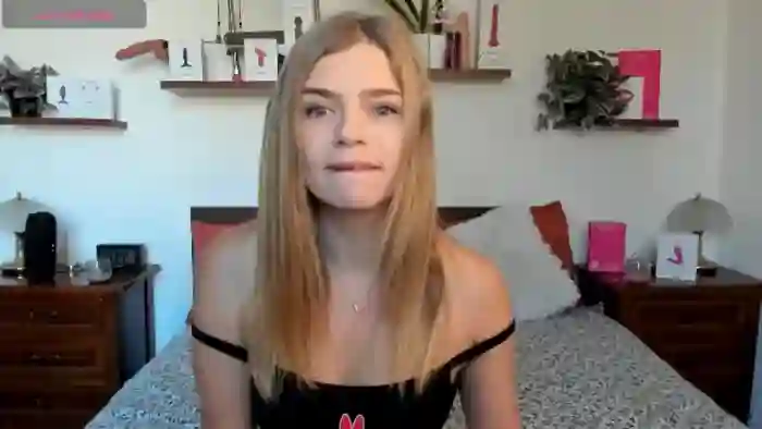 2025/10/27/mfc-haleyreedme-07-51-33