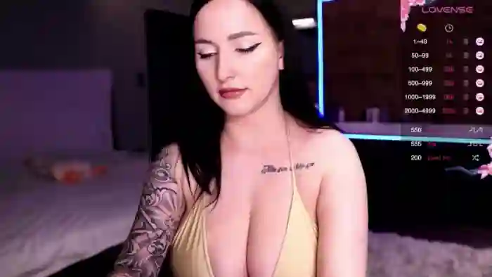 2025/10/27/mfc-happy_yulia-17-03-02