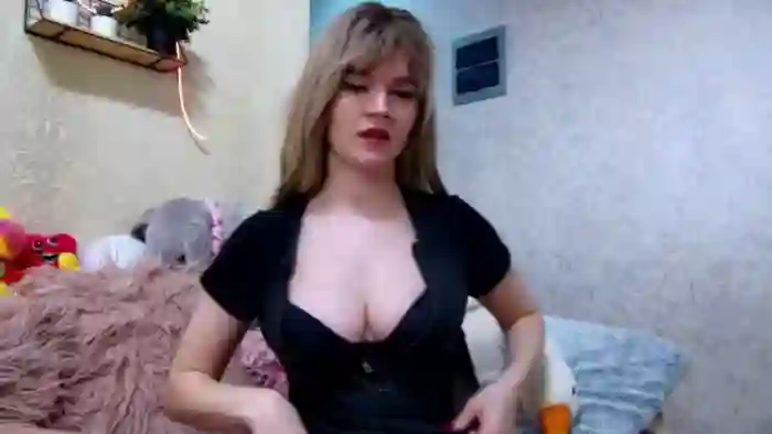 2025/10/27/mfc-misslilie-04-37-17