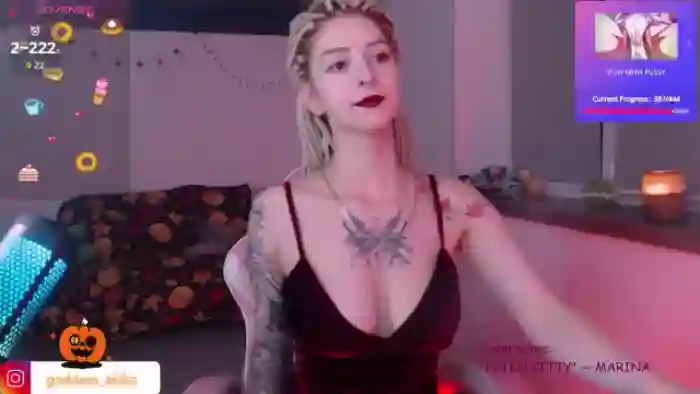 2025/10/28/mfc-akikohentai-17-40-35