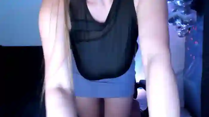 2025/10/28/mfc-sweet_jeni-22-00-37