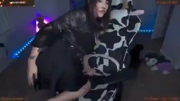 2025/10/29/mfc-clairemoonx-04-03-46