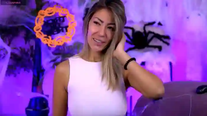 2025/10/29/mfc-sophiapotts-04-09-39