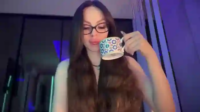 2025/10/29/mfc-uglygirl_-02-31-15